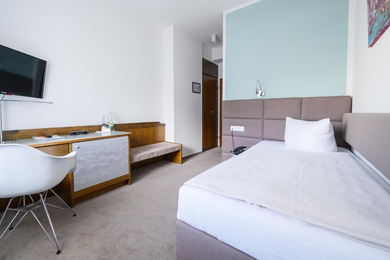 Hotel Kaspar Garni Зигбург Екстериор снимка