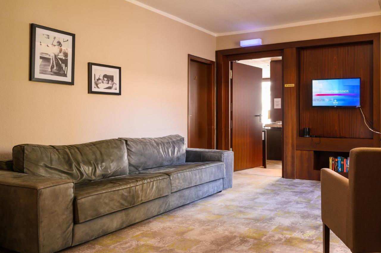 Hotel Kaspar Garni Зигбург Екстериор снимка