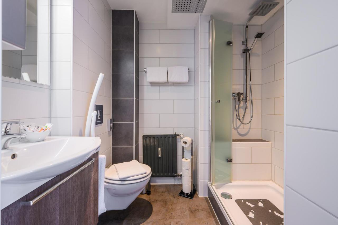 Hotel Kaspar Garni Зигбург Екстериор снимка